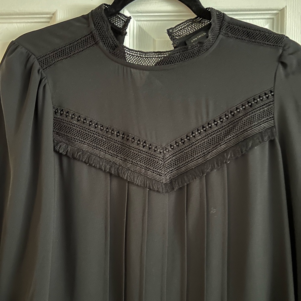 Ann Taylor Black Mini Dress with lace details 👗👠💝 - Picture 3 of 3